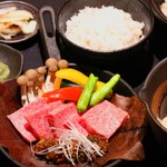 やま里 - 料理写真:飛騨牛朴葉味噌焼麦とろ定食