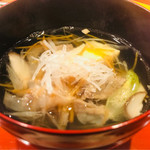 まる富 - 牛肉と根菜のお椀