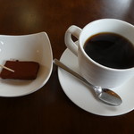 洋食 コンセンテイ 目黒屋 - 食後のコーヒーと生チョコ