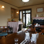 洋食 コンセンテイ 目黒屋 - 落ち着いたシックな店内