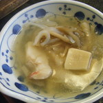 万作 はせがわ - 「せんべい汁」出来立てのアップ。