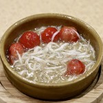 波へい - 白魚とトマトのアヒージョ