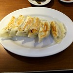 昌平ラーメン 新宿西口店 - 餃子！
