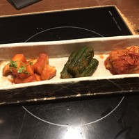 飛騨牛一頭家 馬喰一代 銀座 - キムチの盛合せ