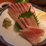 オカヤ食堂 - ヒラマサと石鯛のお刺身です。