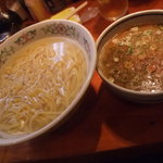 オカヤ食堂 - つけ麺　あつあつです。