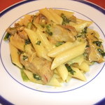 パスタの店　山猫軒 - 2011年6月限定メニューのチキンとほうれん草のペンネエスニッククリームソースです。