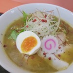 萬福軒 - ベジポタ  濃厚なスープが美味い ピンクペッパーで彩り