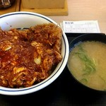 かつや - 旨辛卵チキンかつ丼豚汁小セット￥７５６