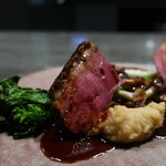 ビュルゴー家のシャラン鴨のロースト ポルト酒ソースアップ