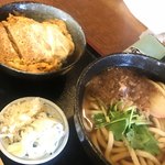 ふる里 - 料理写真:カツ丼セットのうどん