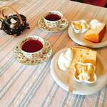 チコハウス - シフォンケーキと紅茶