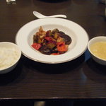 聖兆 - 地鶏黒胡椒炒めとスープとライス