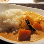 ストーブ ダイニング - “やみつきStove風レッドカレー”。