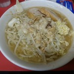 ラーメン二郎 - 小、味薄め、野菜1/4、にんにく、脂