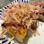 博多串焼き バッテンよかとぉ - 「山芋こんがり醤油焼き」(150円)。