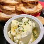 博多串焼き バッテンよかとぉ - “チーズ豆腐”のアップ。豆腐感はあまりない。