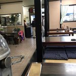 とんかつなかむら - 店内をパシャ
平日の昼前