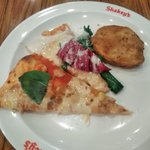 Shekizu - ピザ２種，フライドポテト