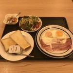 しのぶえ - べーコンエッグ朝食