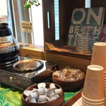 ALOHA TABLE - コーヒーも無料で、持ち帰れる