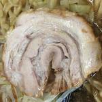 ラーメン二郎 - 豚肉×2枚