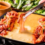 Uses 3 types of carefully selected cheese! Melty ♪ Cheese Dakgalbi *Minimum of 2 servings available