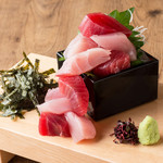 ながりの炉 - マグロの升盛り　