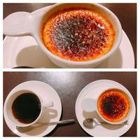 Sucre - デザートのクレームブリュレとコーヒー。