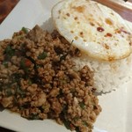 Thai Kitchen - パッガパオランチ(大盛)800円→並盛は750円って安くないですか？