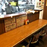 ラーメン荘 歴史を刻め - 店内 (カウンター席)