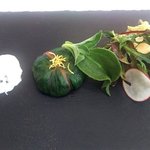 レストラン ペタル ドゥ サクラ - 前菜・スイスチャードに巻かれたスズキ（2018.2）