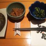 Izakaya Yatarou - 手作りの、ほうれん草のごま和え&筍と蒟蒻の煮しめ