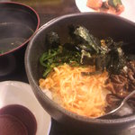 やきにく・や - ビビンバと豆板醤タレと、わかめのスープ