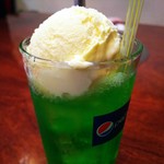 南月 - クリームソーダ ￥300