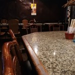 居酒屋たいと - カウンターからの店内