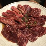 炭火焼肉ホルモン いこら - 精肉タレ(ハラミ、ロース、ゲタカルビ)