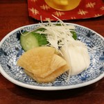 鳥田中 - お通しはお新香