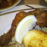 バングラ・タンドリー&バー - タンドリーチキンとボイルエッグ