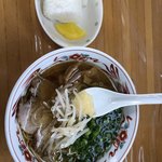 Ichiban boshi - ニンニクラーメンとおにぎり二つ