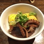 旬肴家 秀 - 付き出し●蛸の煮たものと卵焼き