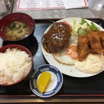 お食事処 淀ヤ - ハンバーグとカキフライ定食 1000円