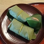 三輪山本 売店 - 柿の葉寿司アップ