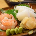 楽座 - お刺身は海老にイカにヒラメの昆布締め‼︎