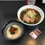 麺処まるは RISE - ‪黒い激辛ホルモンしょうゆラーメン + ｢〆｣の海苔玉ご飯