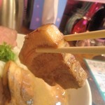 麺屋 Somie's - 分厚いバラチャーシュー