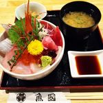 海鮮横丁 うおくに - 横丁の海鮮丼