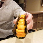 富小路 やま岸 - 名物の雲丹ドッグ この日は根室丸勢ブランド(2018.2月上旬)