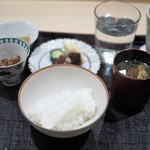 津の守坂 小柴 - 白飯（親子丼も可）