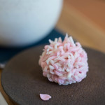 和三盆 恵菓 - 今日（けふ）の生菓子（なまぐわし）"初櫻（はつざくら）"